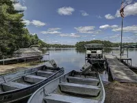 Lakefront one bedroom cabin with private dock