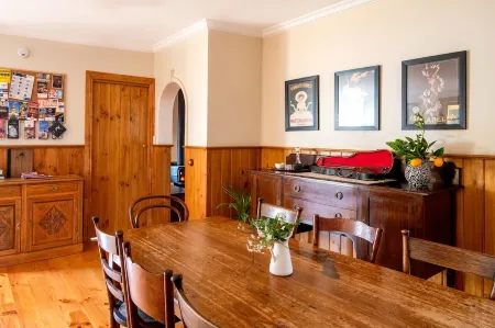 Gorgeous, pet friendly, family sized cottage in the perfect location.