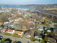 Oasis on Empire near Buckeye Lake!