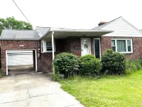 Entire Home 3 Bedroom 1 Bath 6 Guests - Convenient Location close to  Airport
