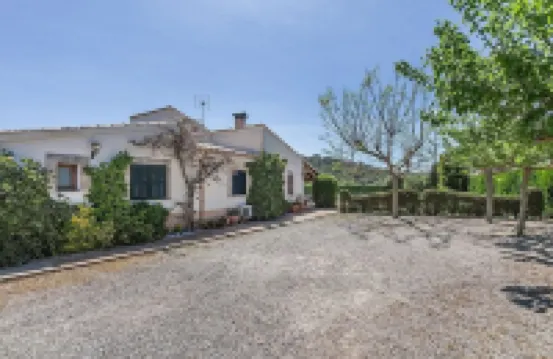 Family friendly 3 bedroom 4 bathroom villa in Pollensa