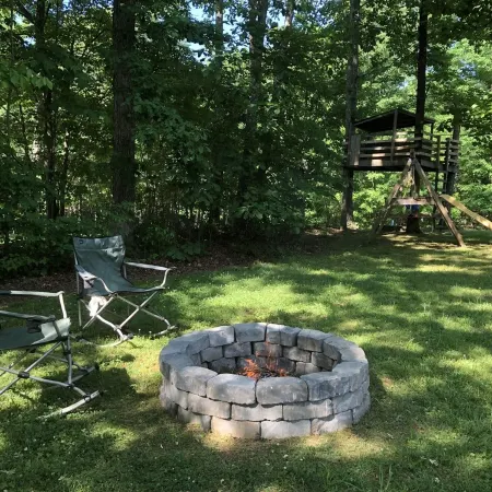 Spectacular Mountain & Sunset Views! Spacious Home Sleeps 12! Ping Pong/Hot Tub!