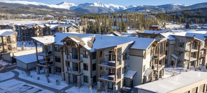 Brand new Grand Park retreat! Private hot tub and custom bunk room! Hotels in Fraser