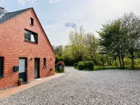 "Alle_zusammen" - Modern and bright vacation apartment with large garden