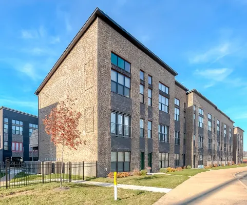 Luxurious 3 BR Distillery District Townhouse - Eight Belles