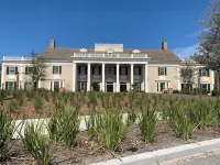 On Cougar Point - 3 minute walk to the beach - updated villa Hotels near Roy Barth Tennis Center