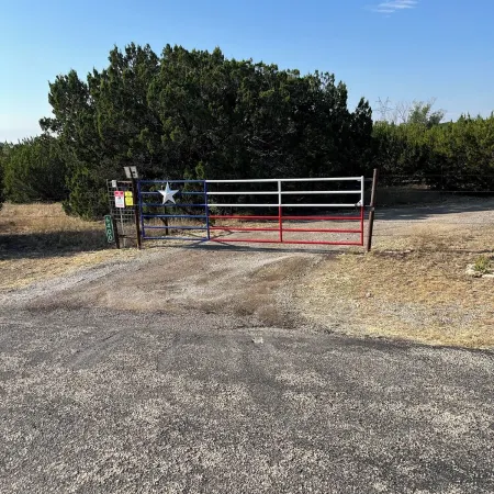 Cedar Ridge Log Cabin on 14 acres - Pet Friendly!