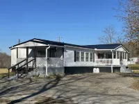 BLUE LICKS BUNGALOW-Next to Blue Licks State Park Hotels in Nicholas County