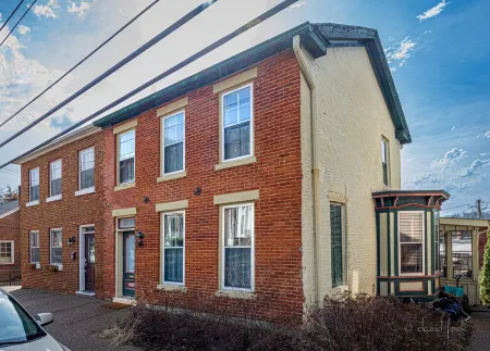 30+ Day 3BR Home One Blk off Historic Main St. Galena w/Pking and W/D