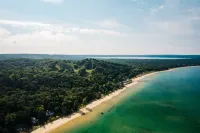 Hawks Nest Hideaway - 2 Bed 2 Bath - Screened In Deck - 4-Star