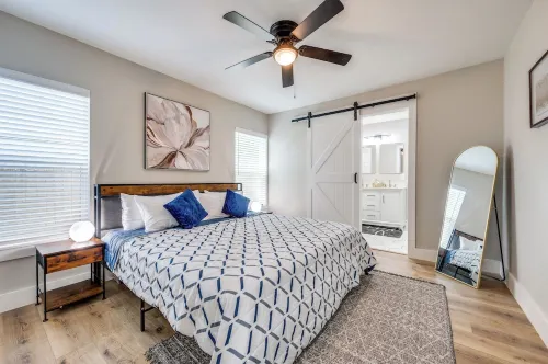 Luxurious Home in Irving TX w/ HOT TUB