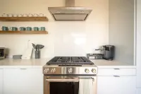 3-Bedroom King Size New Build Apartment in Charming Carpinteria with WiFi, AC.