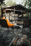 Modern Boho Cabin - Romantic Couples Getaway - Luxury Tub - 5mi from Helen