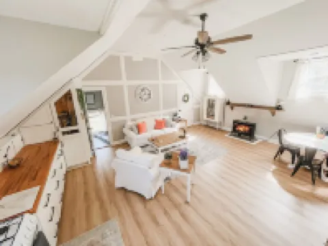 Cozy Comforts! Country living at its finest - just 10 min to downtown Middletown