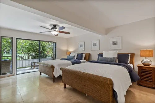 Panoramic Ocean View Condo on Golf Course close to Beaches