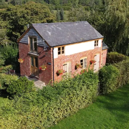 Secluded Detached Stable / Barn Conversion On The Border Of Shropshire And Wales