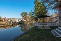 Waterfront Home & Golf Getaway - Close to the Boardwalk and Assateague