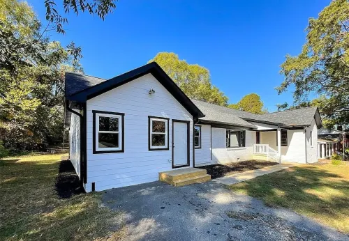 Cozy 3Br/2BA Home Near Downtown Monroe & Waxhaw with Fire Pit + Patio