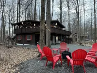 Summer is Filling up! Steps to the Lake! Biking, Wineries, Water Parks