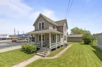 Steps from Downtown - Homestays