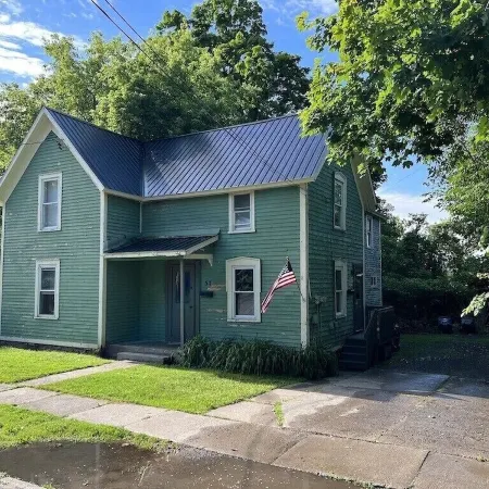 Newly remodeled luxury first floor apartment. Minutes away from SUNY Potsdam!