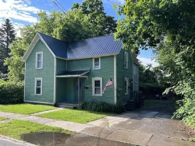 Newly remodeled luxury first floor apartment. Minutes away from SUNY Potsdam!
