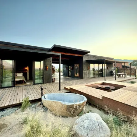 The LoneEast An Eastern Sierra wilderness retreat