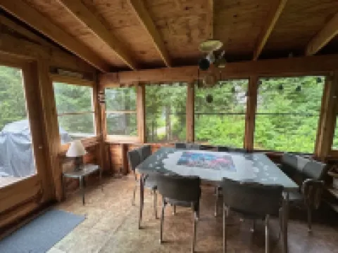 3 Bedroom cabin on South Pond in Stark NH