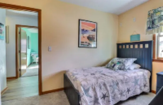 Semi-Oceanfront Gem in the Heart of Kdh - Steps to Beach, Dining & Dog Friendly!