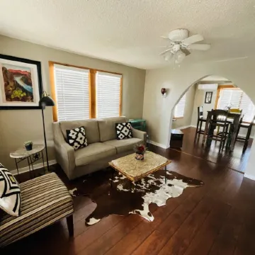 1 Hour to Big Bend National Park and 30 Minutes to Marfa