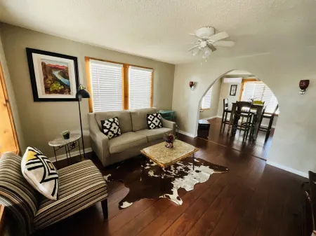 1 Hour to Big Bend National Park and 30 Minutes to Marfa