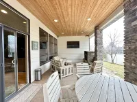 Stunning custom comfy home in quiet NW Billings