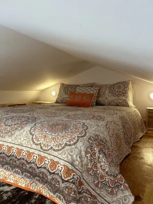 Charming Tiny House / Placitas Casita with great location, views, and Privacy