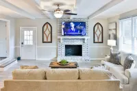 Cozy and Quiet 4Br/2Ba rancher with 1 King suite and 1 mile to JSU!!