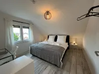 BlackNCozy - Design apartment with box-spring bed and balcony - Wifi