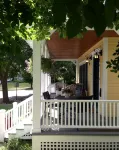 Mansions, History, and Shops at your doorstep! Walk to 40+ restaurants & pubs