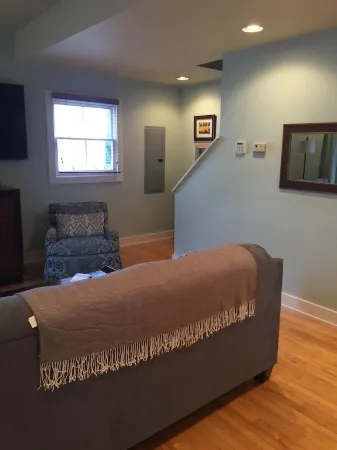 Downtown Mall Cottage just off Main St., breweries/wineries 10-30min drive Отели рядом с достопримечательностью «Университет Вирджиния»