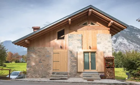 Superb hut in Val di Ledro to immerse yourself in nature. Отели в г. Ledro