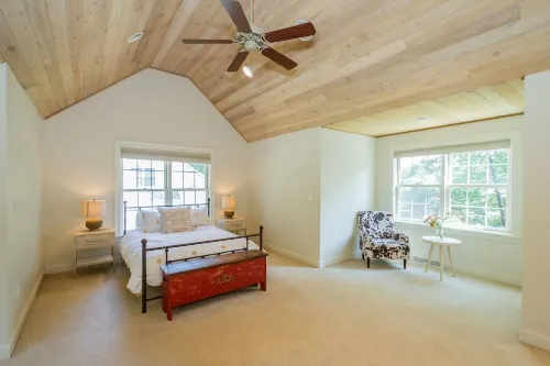 Saratoga Living--Minutes From Track and Town, Beach Access