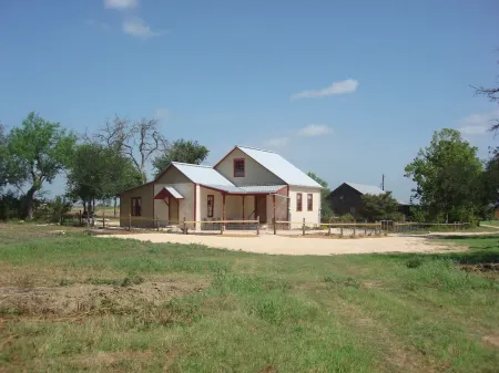 Peaceful setting 10 minutes to New Braunfels, San Marcos or Seguin