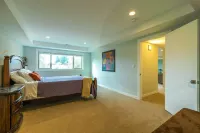 Contemporary Farm House Hotels near Horning's Hideout