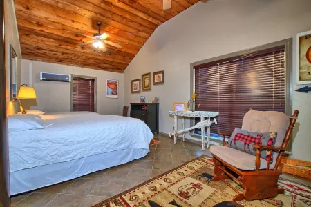 Indian Creek Villa-South Toledo Bend, TX Lakefront