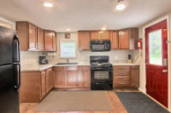 The Perfect Getaway *Sleeps  Pet Friendly  *Traverse City *Crystal Mountain