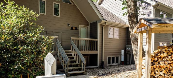 Enjoy Breweries, Wineries, Hikes & Music · Short Walk to the Resort and Dining! Hotels in Nelson County