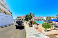 1 bdr apartment with heated pool, close to the beach, Complex Garden City