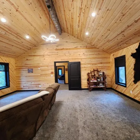 Bear Paw Cabin on the Lake, with Private Water Access, Quiet Getaway Sleeps 6