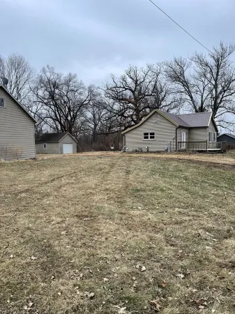 Relax at Cozy Oaks Cottage