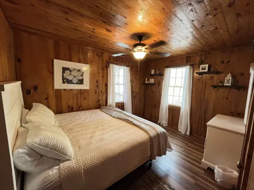 Dog Friendly Lakefront Cabin with Amazing Sunset Views & New Boat Dock.