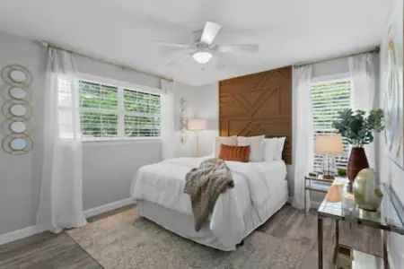 Tampa Getaway, Large Yard! Attractions nearby! I275, I4, stadiums, beaches! Отели в г. Лейк-Магдалин