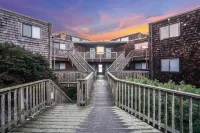 Serene & Modern~ Ocean Front View~ 2 Bd 2 Bth~1st Fully Remodeled